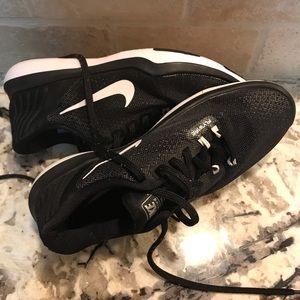 Nike Flywire Training shoes black and white